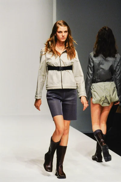 Look 4